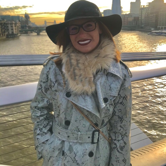 Meet your Posher, Lauren - Picture 4 of 16